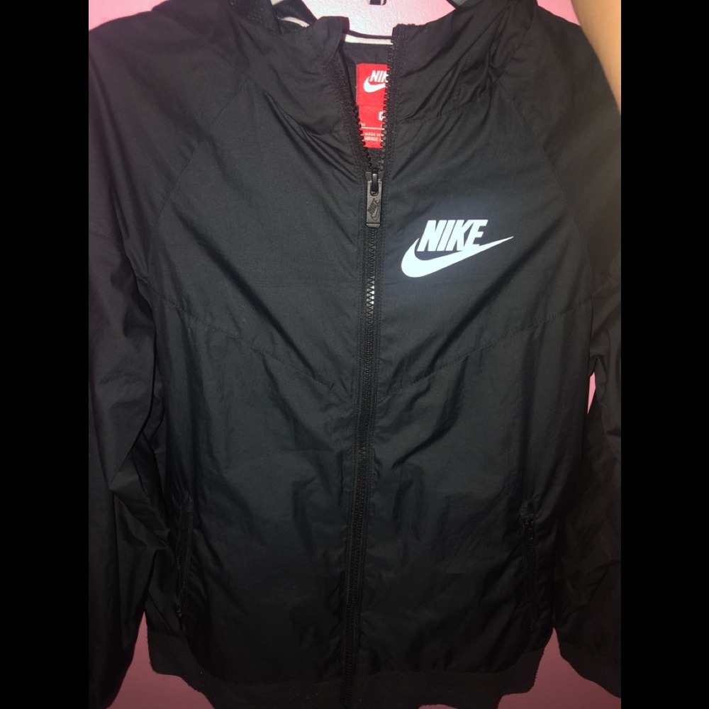 Nike kids windrunner